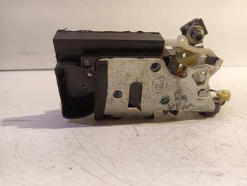 PORTIERVANGER CV ELEKTR. RECHTS ACHTER Opel Karl beschikbaar voor biedingen
