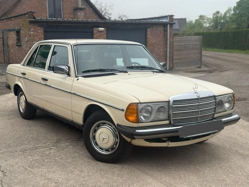 MERCEDES W123 OLDTIMER 240D AUTOMAAT, Auto's, Oldtimers, Bedrijf, Te koop, Centrale vergrendeling, Radio, Mercedes-Benz, Diesel