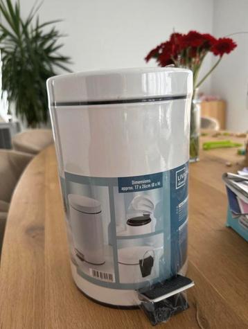 Pedaalemmer 2,6 liter nieuw beschikbaar voor biedingen