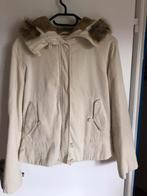 Veste d’hiver crème avec capuche col fourrure Zara, Zara, Porté, Taille 38/40 (M), Beige