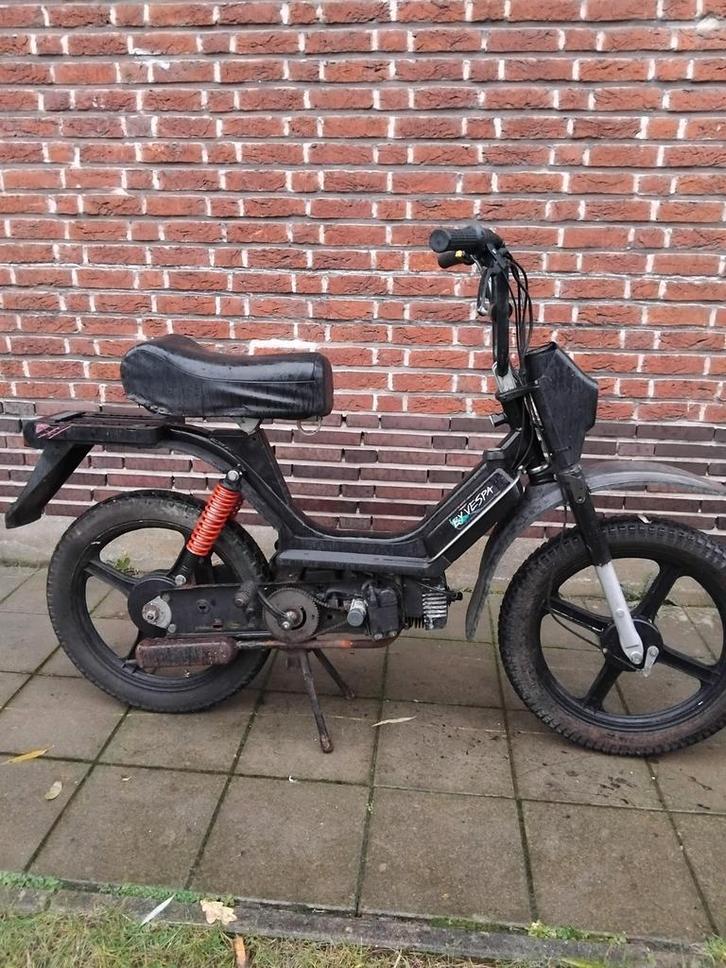 Vespa bravo start en rijd met papieren, Fietsen en Brommers, Brommers | Tomos, Ophalen