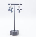 Een paar mooie opvallende zilveren oorbellen, Nieuw, Ophalen of Verzenden, Knopjes of Stekers, Zilver