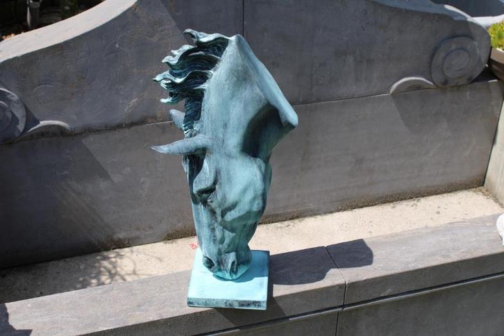 Buste van een paardenhoofd in groen gepatineerd brons., Tuin en Terras, Tuinwanddecoratie, Nieuw, Ophalen