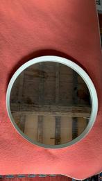 Ronde spiegel met witte rand, Huis en Inrichting, Woonaccessoires | Spiegels, Minder dan 100 cm, Rond, Zo goed als nieuw, 50 tot 75 cm