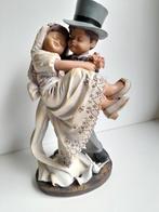 Beeldje bruidspaar.  Nadal, Enlèvement ou Envoi