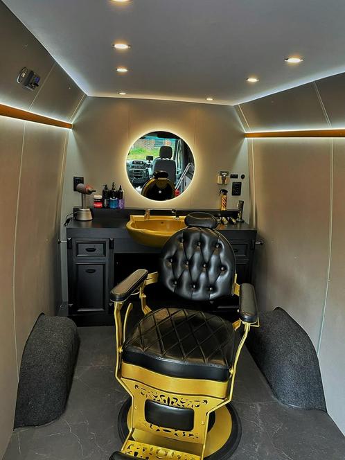 Mobiele Barbershop / kapsalon Mercedes sprinter automaat bus, Zakelijke goederen, Stock en Retail | Verkoopwagens, Ophalen of Verzenden