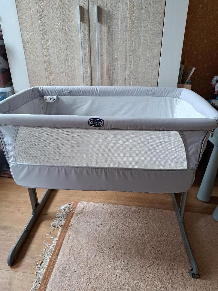 Chicco next to me co sleeper, Enfants & Bébés, Berceaux & Lits, Utilisé, Berceau, Enlèvement