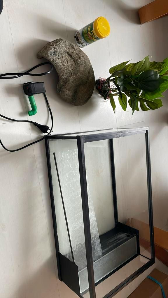 Aquarium tortue + pompe et accessoires, Animaux & Accessoires, Reptiles & Amphibiens | Accessoires, Comme neuf, Terrarium ou Paludarium