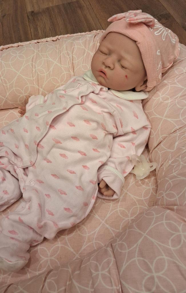 Vol silicone reborn baby, Verzamelen, Poppen, Zo goed als nieuw, Pop, Levensecht of Reborn, Ophalen