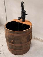 Bassin à whisky rustique en chêne avec pompe à eau ancienne, Enlèvement ou Envoi, Comme neuf