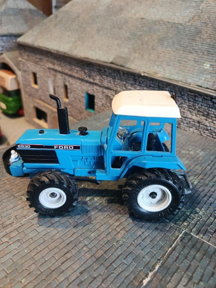 Ford 8830 Siku Tractor, Hobby en Vrije tijd, Modelauto's | 1:32, Zo goed als nieuw, Tractor of Landbouw, SIKU, Ophalen of Verzenden