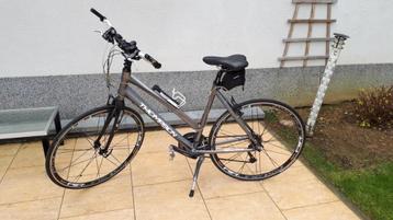 dameskoersfiets beschikbaar voor biedingen
