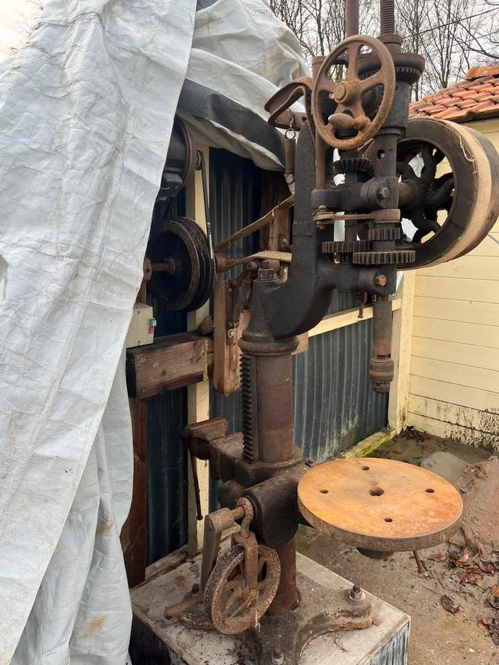 Ancienne foreuse à colonne, Doe-het-zelf en Bouw, Gereedschap | Zaagmachines, Zo goed als nieuw, Ophalen