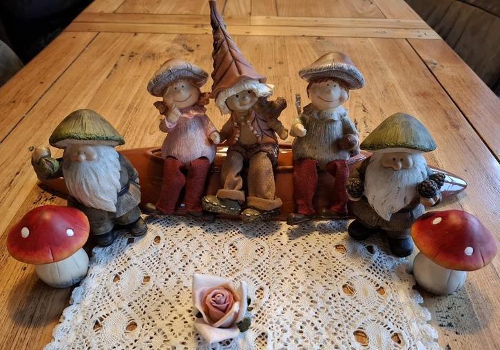 Nog 2 Paddenstoel /herfst beeldjes + 2 paddestoelen, HERFST, Diversen, Kerst, Gebruikt, Ophalen of Verzenden