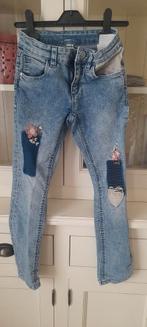 Speelse jeans met super leuke accenten maat 128, Kinderen en Baby's, Kinderkleding | Maat 128, Ophalen