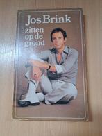 Jos Brink zitten op de grond, Gelezen, Jos Brink, Ophalen of Verzenden, Eén auteur