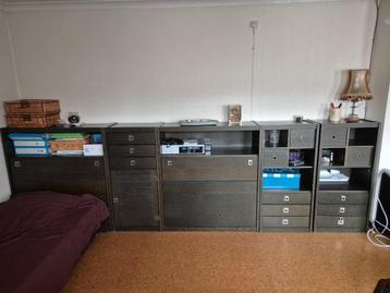 ladekasten(3) - klapkasten(2) en bed met lattenbodem beschikbaar voor biedingen