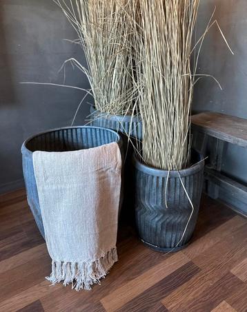 Set van 3 zinken  potten  beschikbaar voor biedingen