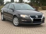 VW PASSAT 1.6fsi essence 127.000km pret immatriculler, Auto's, Voorwielaandrijving, Stof, 4 cilinders, Zwart