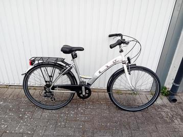 Meisjesfiets  beschikbaar voor biedingen