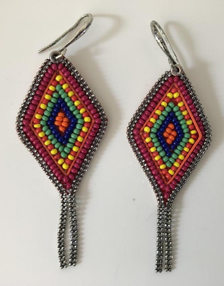 Oorbellen oorhangers kleurrijk ruitvormig, Handtassen en Accessoires, Oorbellen, Gebruikt, Hangers, Overige materialen, Overige kleuren