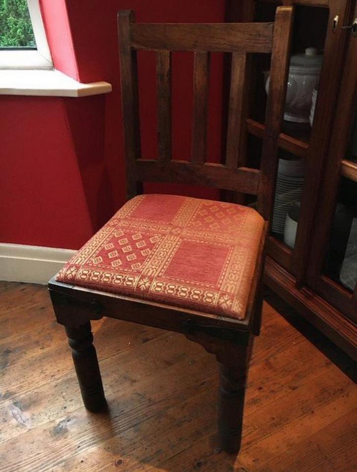 Beautiful solid wood chairs (8 available), Maison & Meubles, Chaises, Enlèvement