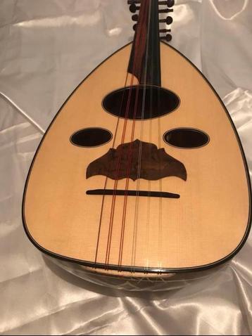 Arabic oud, high class disponible aux enchères