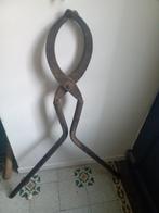 Oud bord Groot paar smeedpincetten uit de 19e eeuw, Verzamelen, Ophalen of Verzenden