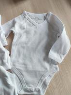 Lot de 4 barboteuses blanches, taille 1 mois/56, Enfants & Bébés, Vêtements de bébé | Taille 56, Vêtements de nuit ou Sous-vêtements