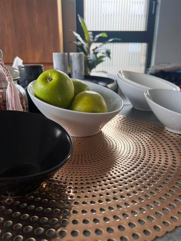 Kommetjes beschikbaar voor biedingen