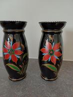 2 Vaasjes van porselein, Ophalen