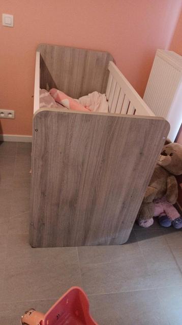 Babybed beschikbaar voor biedingen