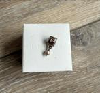 Pandora two toned charm met zoetwaterparel, 790324NP, Ophalen, Pandora, Zo goed als nieuw, 1 bedel