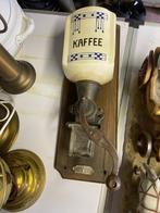 Antieke hang koffiemolen, Antiquités & Art, Antiquités | Ustensiles de cuisine, Enlèvement