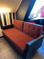Retro slaapbank met leuke print, Huis en Inrichting, Ophalen, Gebruikt, Rood, Eenpersoons