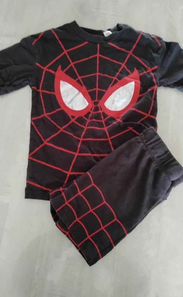 Spiderman set / zomerset maat 110 - 116, Kinderen en Baby's, Kinderkleding | Maat 116, Zo goed als nieuw, Jongen, Setje, Ophalen of Verzenden