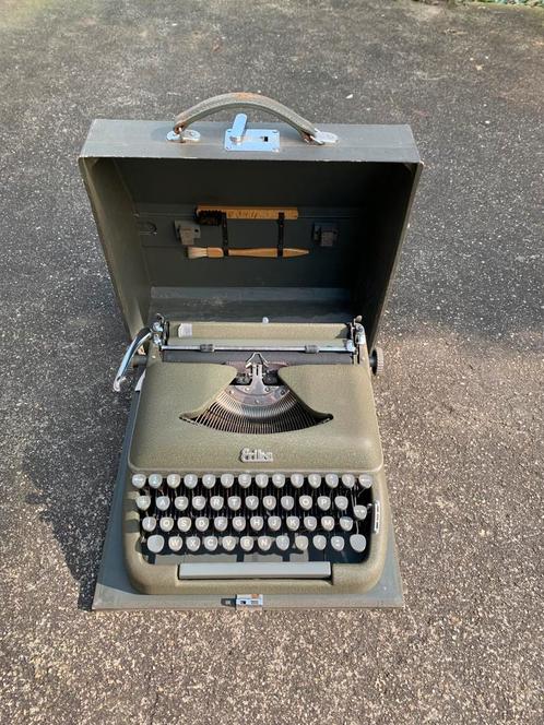 Erika typemachine uit de jaren 50, Diversen, Typemachines, Gebruikt, Ophalen