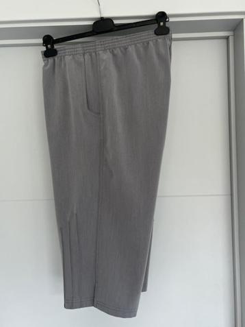 3 kwarts broek maat 50 ( grijs ) beschikbaar voor biedingen