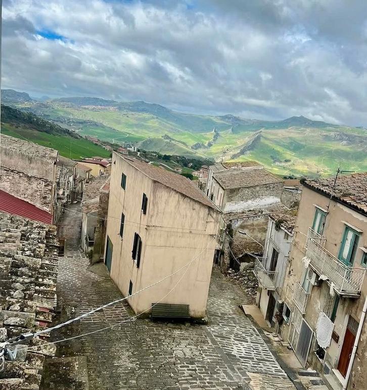 Vakantiewoning in Sicilie, Immo, Buitenland, Italië, Woonhuis, Dorp