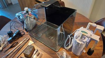 Dennerle 35liter aquarium met toebehoren  beschikbaar voor biedingen