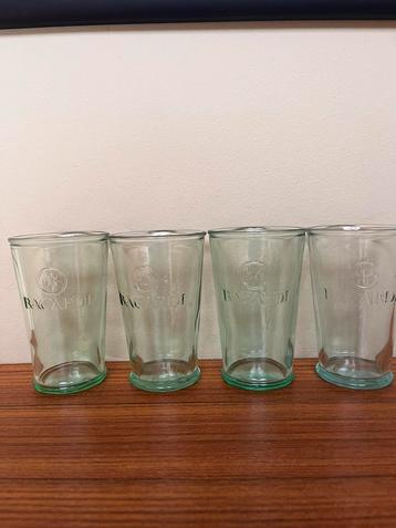 Bacardi glazen 4 stuks perfect beschikbaar voor biedingen