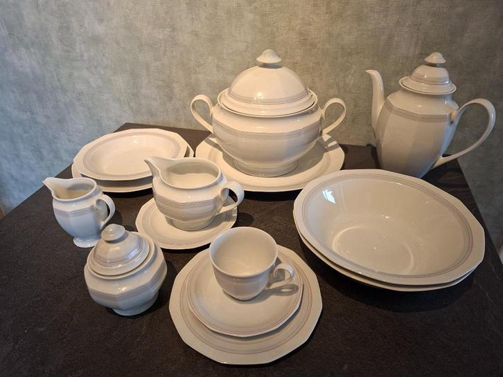 verzamelen, Huis en Inrichting, Keuken | Servies, Zo goed als nieuw, Compleet servies, Overige stijlen, Porselein, Ophalen