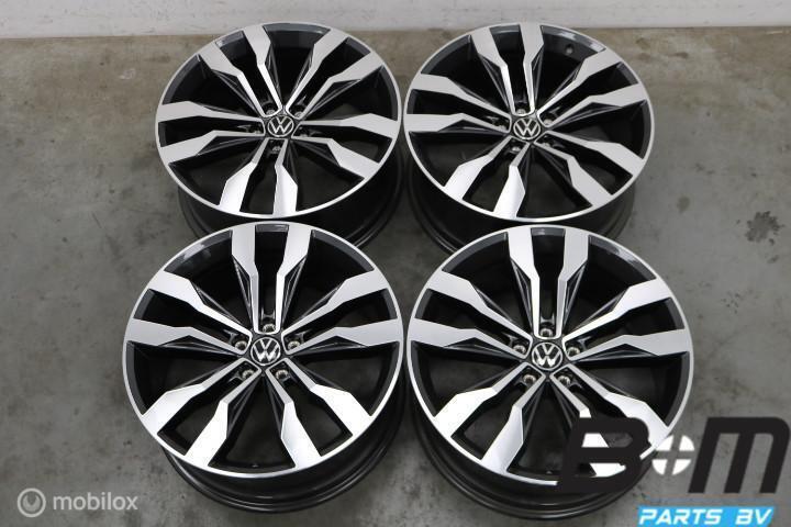 NIEUWSTAAT! Org. 20 inch Suzuka velgen VW Tiguan! 5NN601025E, Auto-onderdelen, Banden en Velgen, Velg(en), 20 inch, Personenwagen