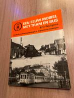 Een eeuw mobiel met tram en bus, Collections, Trains & Trams, Comme neuf, Livre ou Revue, Bus ou Métro, Enlèvement ou Envoi