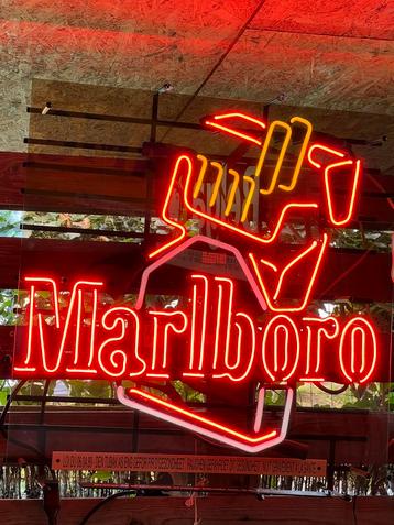 Enseigne au néon Marlboro rétro vintage 