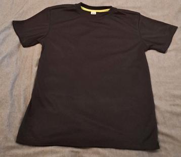 ☆ sportshirt ( maat 158-164) beschikbaar voor biedingen
