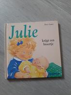 Julie krijgt een broertje, Ophalen of Verzenden, Zo goed als nieuw