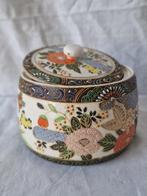 Japans porseleinen sierdoosje, Antiek en Kunst, Antiek | Porselein, Ophalen of Verzenden