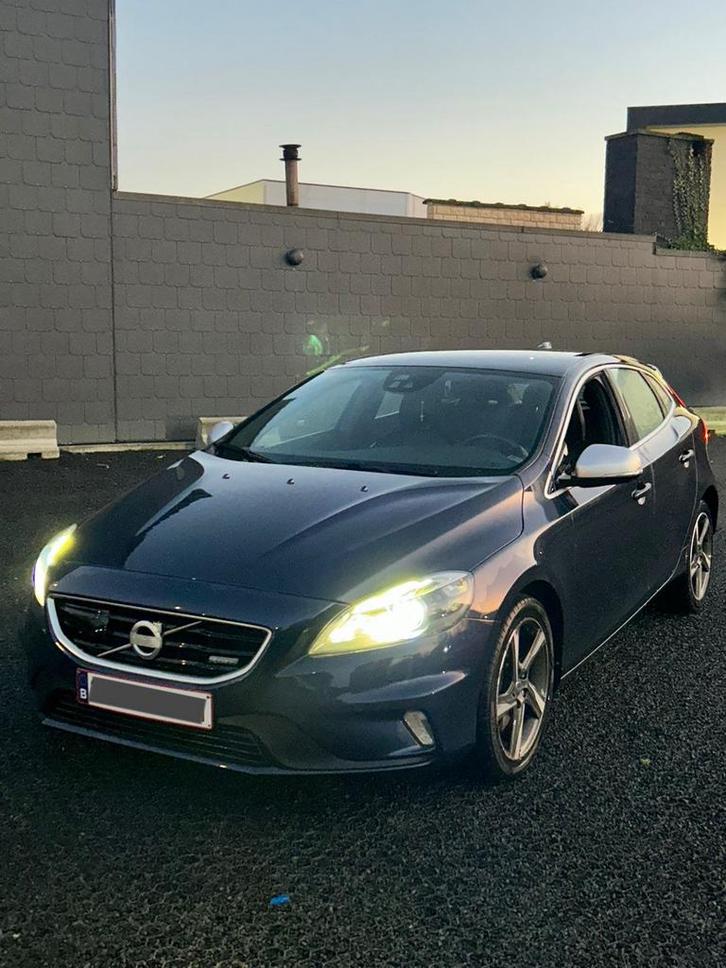Volvo V40 D3 R-Design !, Autos, Volvo, Particulier, V40, Régulateur de distance, Airbags, Air conditionné, Feux de virage, Ordinateur de bord