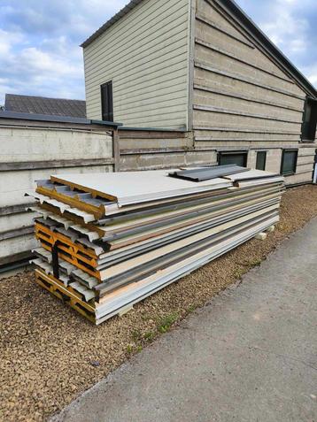 A Vendre = Panneaux sandwich pour toiture beschikbaar voor biedingen